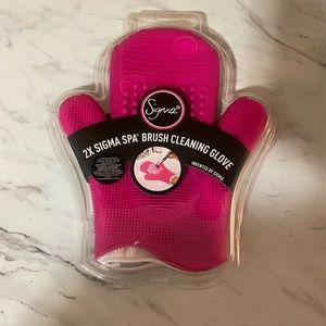 Brand new, sigma brush cleaner